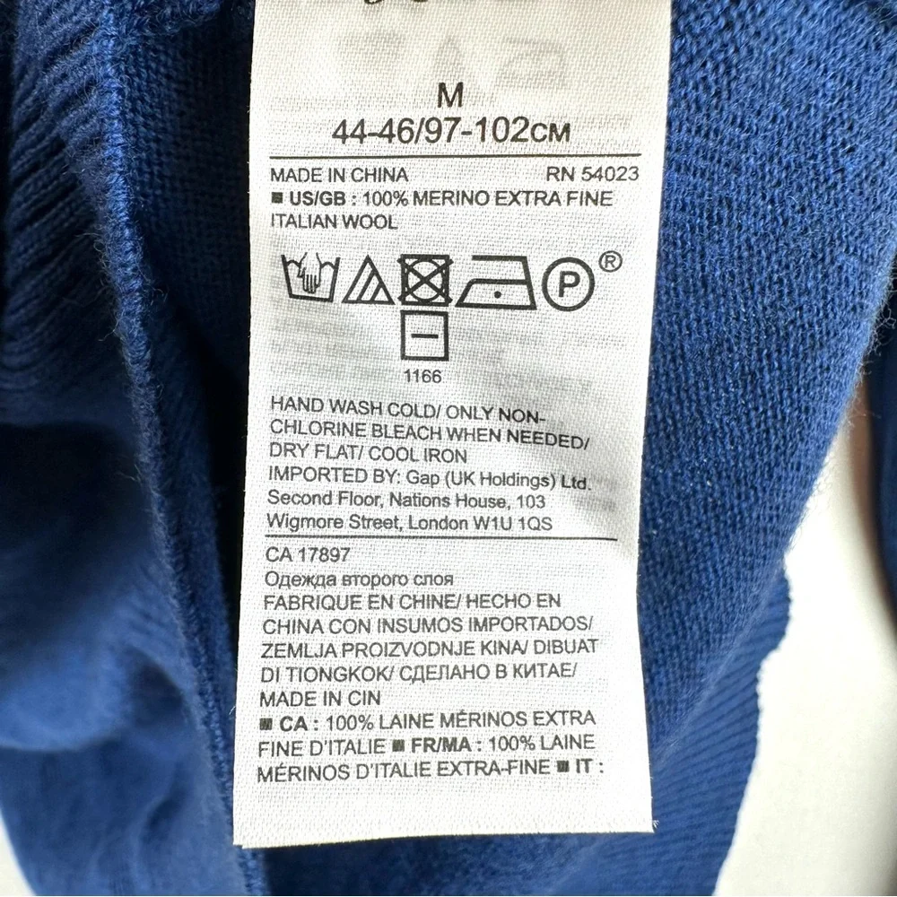 Banana Republic‎ Italian Merino Yarn by  Baruffa V-Neck Sweater Office